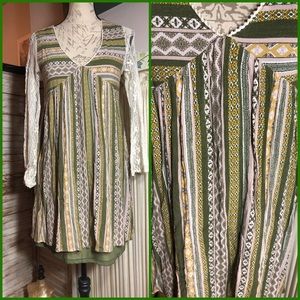 NWOT-SZ S-ANDRÉE GREEN/CREAM/LACE SLEEVE DRESS